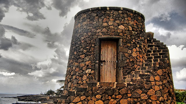 Dealing with Doomsday: 3 ways to hedge against a worst-case market scenario